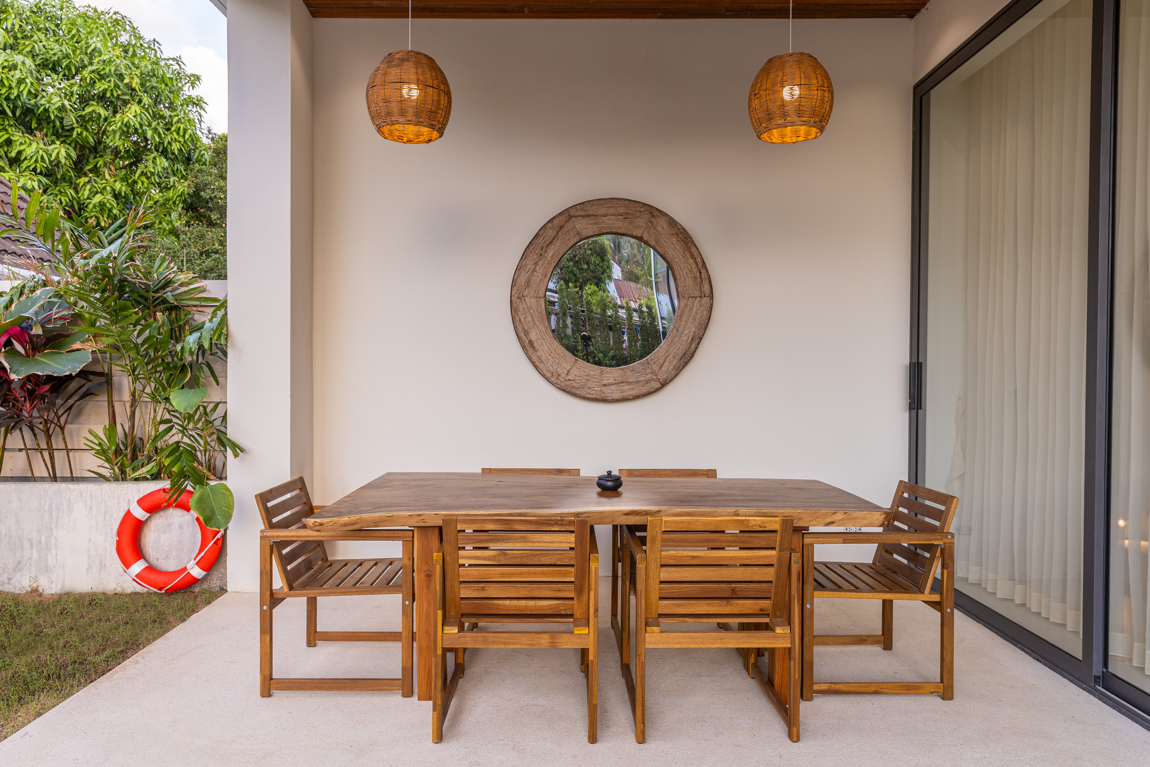 Outdoor dining terrace