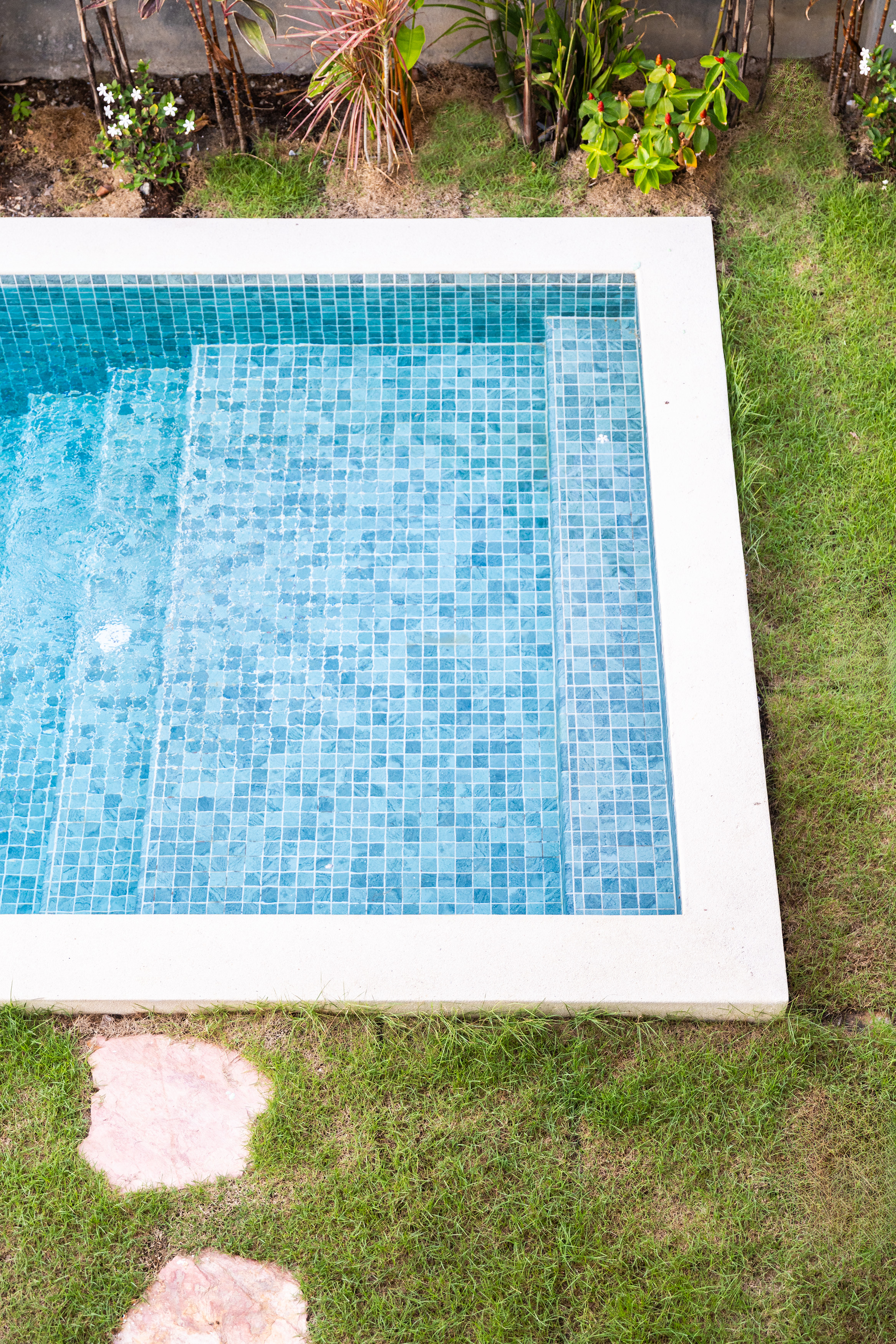 Pool mosaic tiles